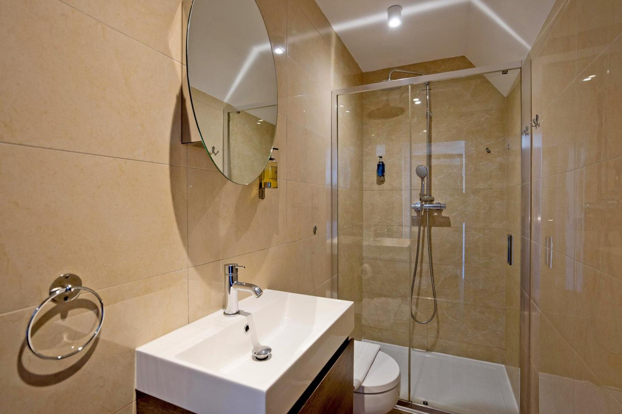 לונדון Imperial Middlesex Street Apartments מראה חיצוני תמונה